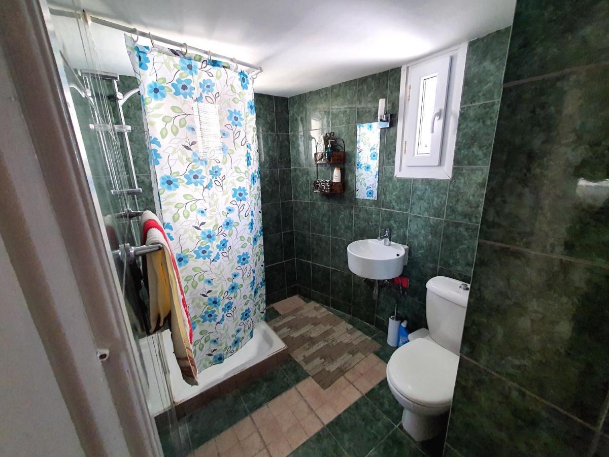 Paphos Poseidon 51 - Beachfront Two Bedroom Apartment מראה חיצוני תמונה