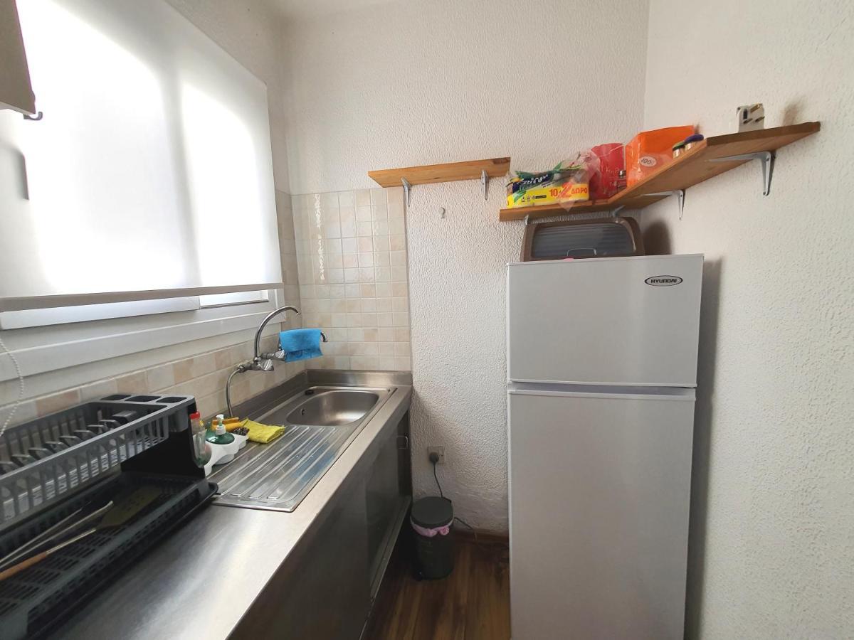 Paphos Poseidon 51 - Beachfront Two Bedroom Apartment מראה חיצוני תמונה